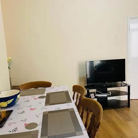 Appartement Families And Contractors Free Off Road Parking à Huntingdon Extérieur photo