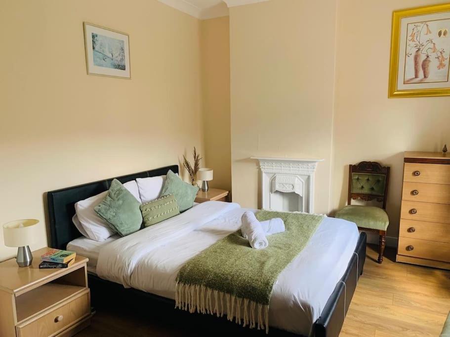 Apartment Families And Contractors Free Off Road Parking *