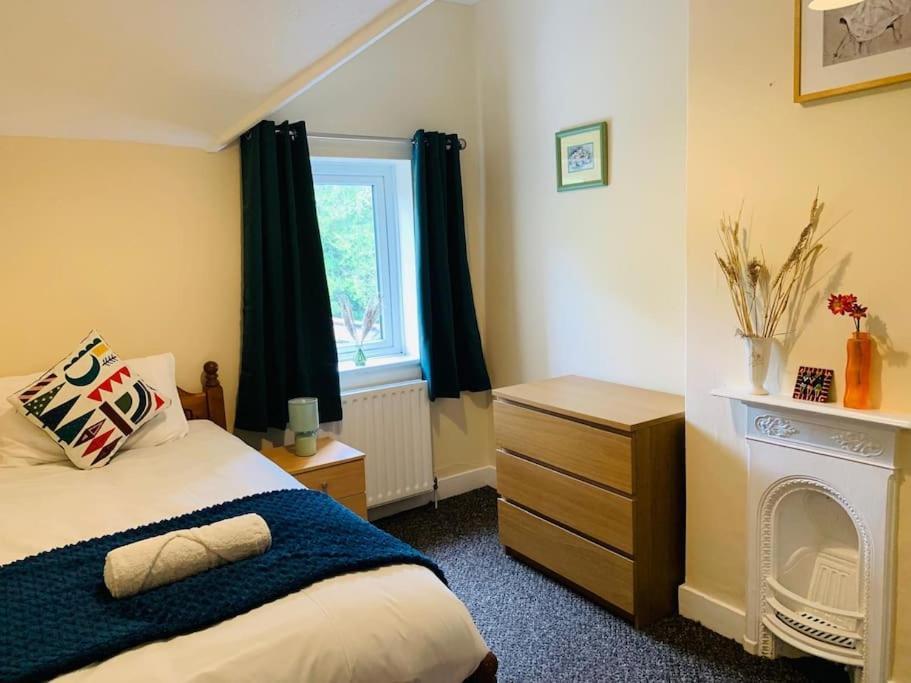 Families And Contractors Free Off Road Parking Apartment Huntingdon