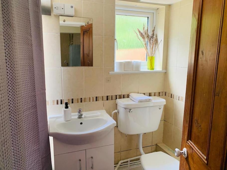 Families And Contractors Free Off Road Parking Apartment *